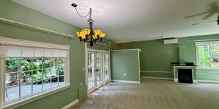 Charming oversized one bedroom cottage nestled quietly among a beautiful Bainbridge oasis Gallery 1