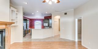 Beautiful Home With Lake View - 3 Bed + 2 Bath Beautiful Home With Lake View - 3 Bed + 2 Bath Gallery 30