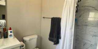 6 Bedroom 3 Bath- Large rooms, AC Gallery 24