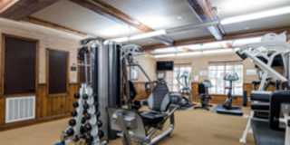 Updated Top Floor Unit -- Perfect Commuter Location -- Walking Distance to Laurel Street -- Must See! Gallery 21