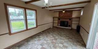 Charming 3 Bedroom Home With Fireplace and 2-Car Garage in Moline! Gallery 7