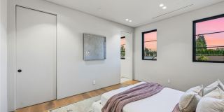 4900 Valjean Gallery 38
