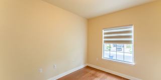 Gorgeous 2 Bedrooms /2.5 Bathrooms + Flex Space Home Near South Austin!!! Gallery 19