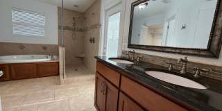 Gulf Breeze - Proper - 5 bedroom, 3.5 bathroom with pool and lawn care included Gallery 20