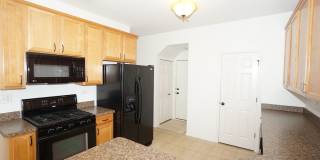Spacious and fabulous 3 bedroom/2.1 bath townhouse with two car attached garage Gallery 9