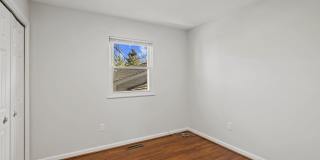Ready for move in!  Home in water privileged Hillsmere! Gallery 14