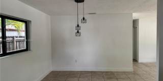 950 E 2nd St Gallery 4
