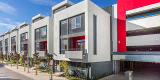 Nineteen 01 Gallery 45