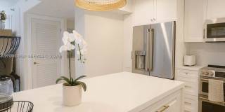 8877 Collins Ave Gallery 18