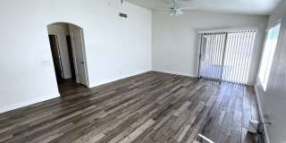 Beautiful Remodeled 3 bed, 2 bath home in convenient El Mirage neighborhood! Gallery 12
