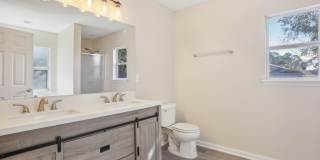 2346 ADAMS LAKE Boulevard Gallery 32
