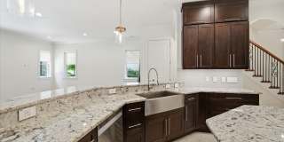 Luxury Townhome with 2 Car-Garage (Partial Utilities Included) Gallery 11