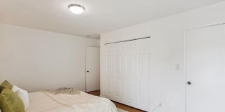 10 MONROE Street Gallery 20