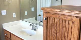 4 Bed, 3 Bath with Fenced Backyard!! Gallery 13