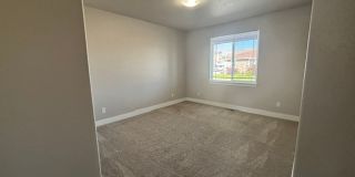 Beautiful 5 Bedroom, 3 Bath Executive Home in the Pointe! Gallery 11