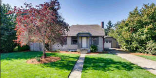 Cute Bungalow - Close to Downtown + Finished Basement!! Gallery 1