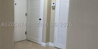 5825 Collins Ave Gallery 3