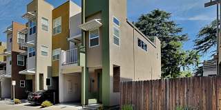 Stunning West Sac Condo Gallery 1