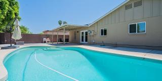 4 bedroom home with private pool & solar Gallery 8