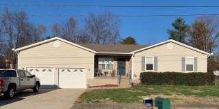 **New Paint** **New Carpet** Ready for YOU!! Gallery 1