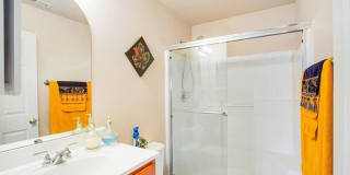 Spacious Amazing 6 bed in Fairwood! Gallery 18