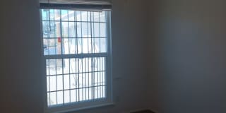 Welcome Home ! 3 bedroom 1.5 bath rental -DUPLEX Gallery 21