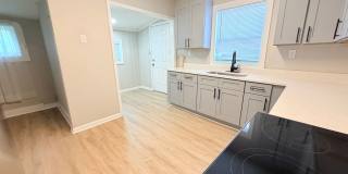 NOW SHOWING: 2 Bedroom / 1 Bath Duplex located at 1132 N Oxford St. in Indianapolis, IN Gallery 9