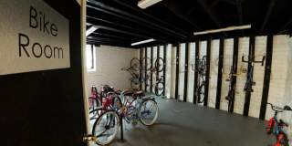 Utomin Gallery 1