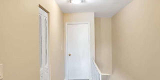 2421 Northeast 10th Street Gallery 22