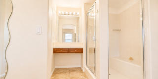 Spacious 5 (or 6) Bedroom House with attached ADU in Winchester for Rent Gallery 23