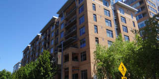 Updated Beautiful 2 Bedroom Condo Overlooking Esther Short Park - 701 Columbia St #107 Gallery 1