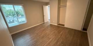 The James Apartments Gallery 37