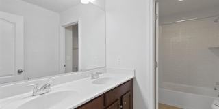 23595 KINGSDALE Terrace Gallery 30