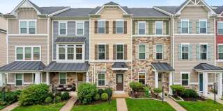 41746 MCMONAGLE Square Gallery 1