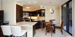**PARK SHORE BEAUTY WALK TO VENETIAN VILLAGE ** ESPLANADE** NICE AMENITIES ** 2 BEDROOM CONDO ON THE BEACH ** Gallery 12