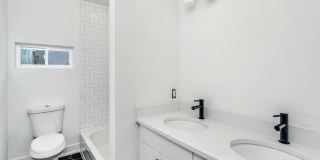 1527-29 RIDGE AVE #5C Gallery 24