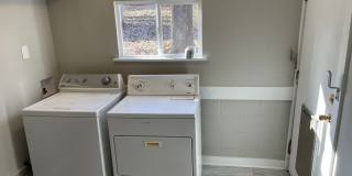 Adorable Hillcrest Bungalow with 3 bedrooms and 2 bathrooms. Gallery 19
