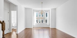 7308 WOOD POND Circle Gallery 10