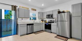 117 NE 3rd Ct Gallery 13