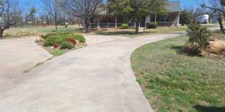 Wonderful home on 1.6 Acres! Gallery 1