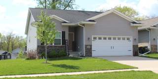 4 Bedroom, 3 bath close to University and available August 14, 2026 Gallery 3