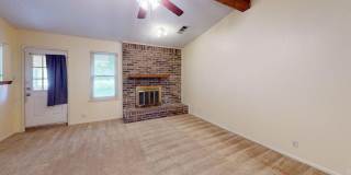Spacious 3 Bedroom Home with Sunroom & Large Backyard Gallery 17
