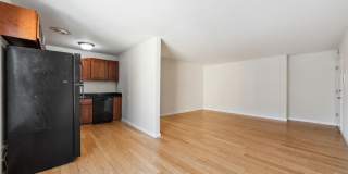 2p008 - Lake View East Gallery 7