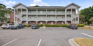 Condo in Arrowhead with brand new paint and carpet! Gallery 1
