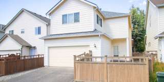 Spacious 4-Bedroom Fife Home | Fenced Patio & 2-Car Garage Gallery 1