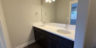 Charming 3 Bed, 2 Bath Townhome with Garage in Beautiful Sandy Gallery 20