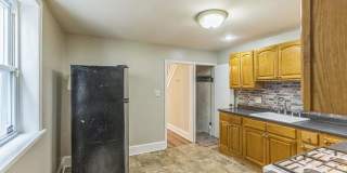 Spacious & Updated Grays Ferry Rowhome Near Parks and Center City — Accepting ALL PHA voucher holders Gallery 10