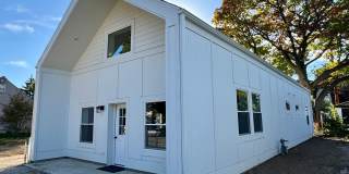 Beautiful 4 Bedroom Single Family Home Gallery 1