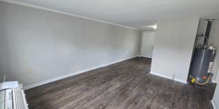 Two bedroom apartment off Colonial Drive Gallery 1