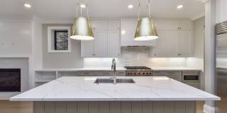 2135 N Lakewood Avenue Gallery 7